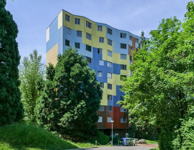 Spacious 6-room corner apartment on the 9th floor with balcony - Foto 1