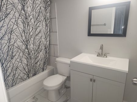 For Lease - 8800 Willoughby Drive Unit# 202, Niagara Falls, Ontario - Photo 3