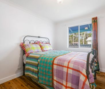 Holiday At Home - 3 Bedroom, 1 Bathroom, Off Street Parking - Photo 3