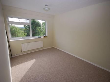 3 bedroom apartment to rent - Photo 4