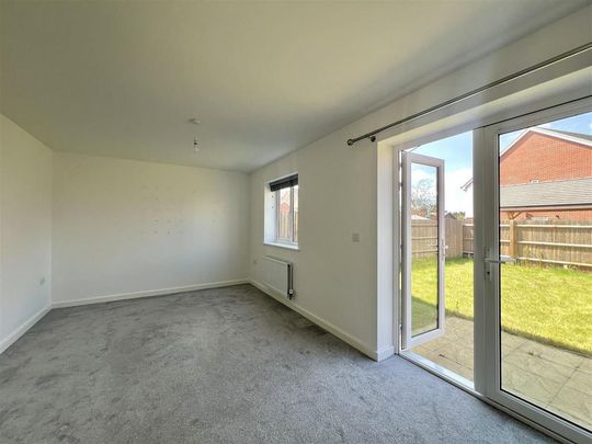 3 bedroom semi-detached house to rent - Photo 1