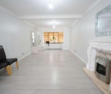 Premier Avenue, Grays, RM16 - Photo 1