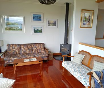 121 Barnard Street, Wadestown - Photo 2