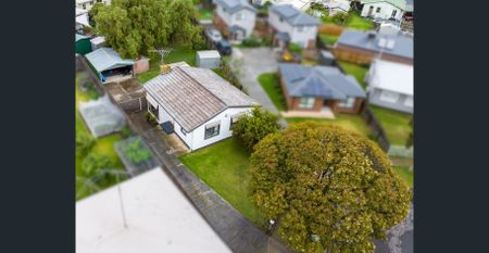 Charming Norlane Gem Set In A Quiet Court & Close To Everything! - Photo 2