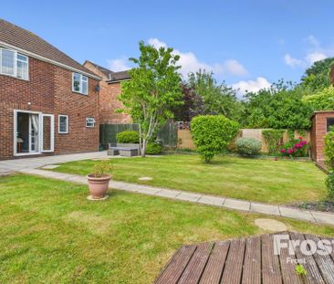 Green Crescent, Flackwell Heath, High Wycombe,HP10 - Photo 2