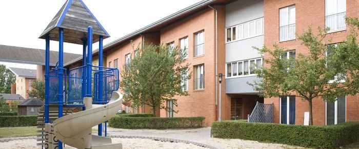 Helle 2-Zimmerwohnung mit Balkon und bodentiefen Fenstern! - Foto 1