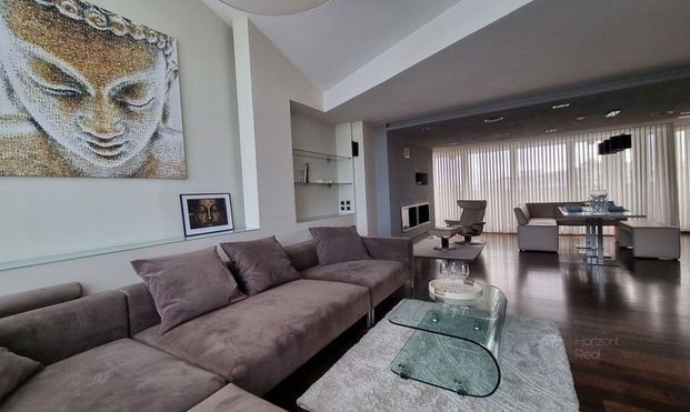 PRENÁJOM - Jedinečný 6-i byt s krbom a terasou (240m2) – Bratislava - Staré Mesto, Námestie M. Benku - Photo 1