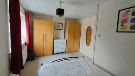 2 bedroom end of terrace house to rent - Photo 2