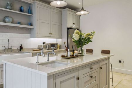 An elegant property in one of Chester's most prestigious addresses - Photo 2