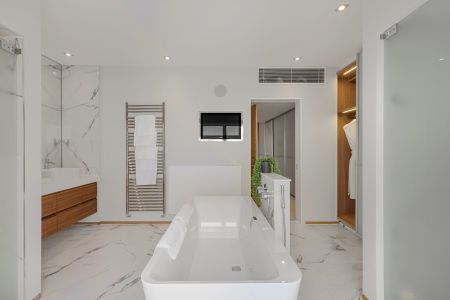 Chic Five-Bedroom Townhouse Moments from Hyde Park and Harrods - Photo 4