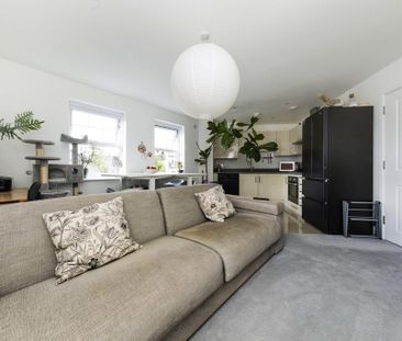 2 bedroom flat to rent - Photo 3