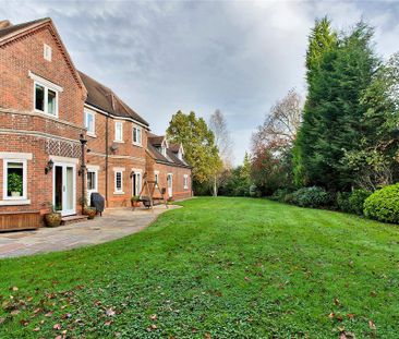 5 bedroom detached house to rent - Photo 2