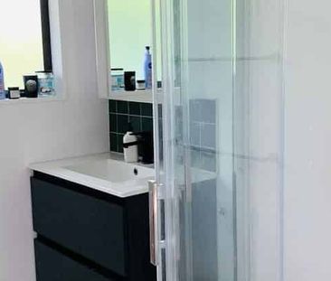 Beach Haven sunny warm family home 3beds 1bath - Photo 3