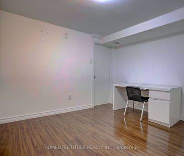 Private Basement apartment! Separate entrance! 1 Bed & 1 Bath!! - Photo 2