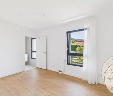 Location Maison 5 pièces 116m² ST CERGUES 74140 - Photo 2