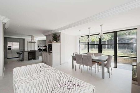 Beechfield, Banstead, SM7 - Photo 2