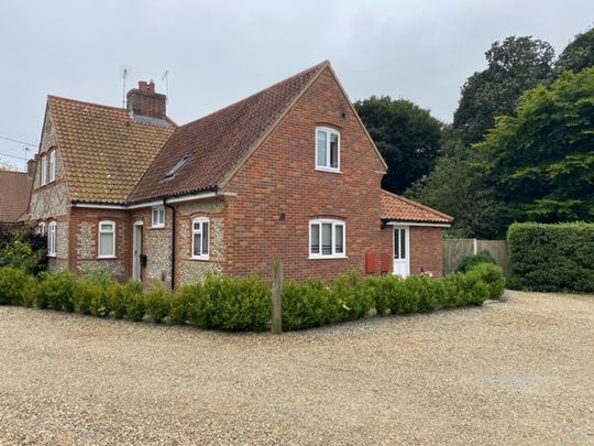 3 Bed House To Let in Centre of Holt - Photo 1