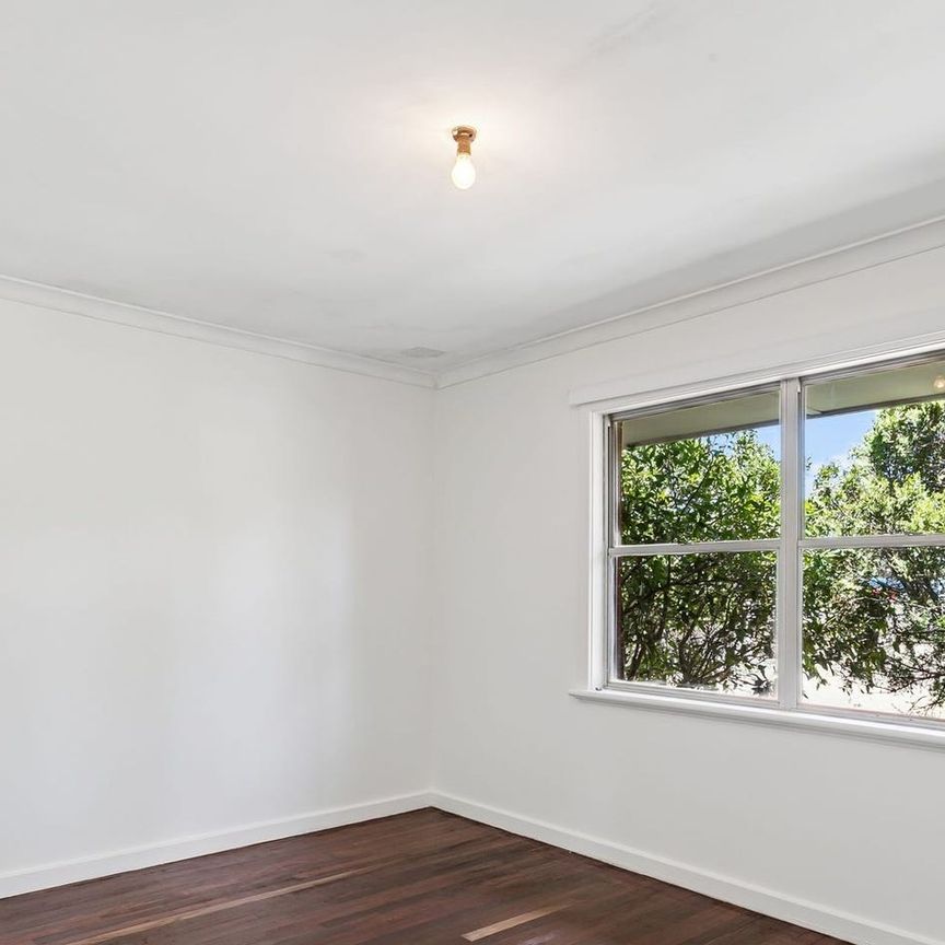 Fresh Family Living Near Fremantle - Photo 1