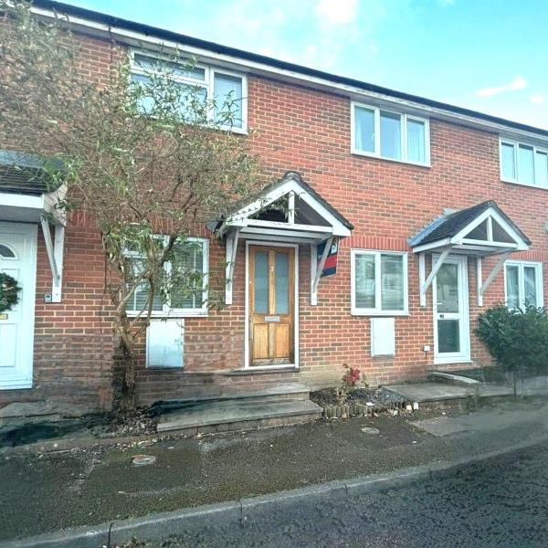 Courtenay Mews, Woking, Surrey, GU21 - Photo 1