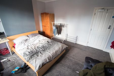 5 bedroom terraced house to rent - Photo 3