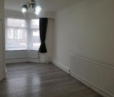 1 Bed Semi-Detached House, Clayton Avenue, HA0 - Photo 4