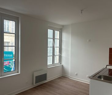 Location Appartement 1 pièce 37m² - Photo 3