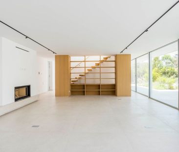 Luxury 4 bedroom Detached House for rent in Madrid, Autonomous Regi... - Photo 4