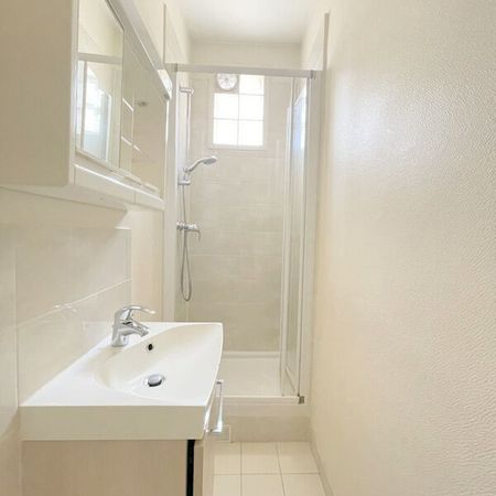 Location Appartement COURBEVOIE - - Photo 4