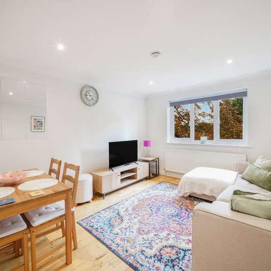 Sunbury Court Mews, Surrey, TW16 - Photo 1