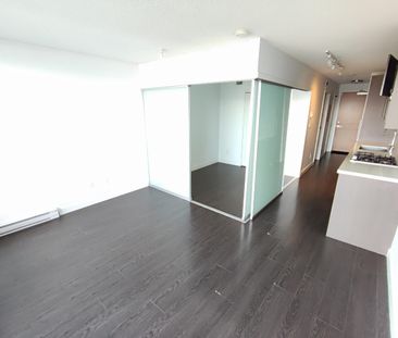 Park Avenue. One Bedroom Close to King George Skytrain Station - Photo 3