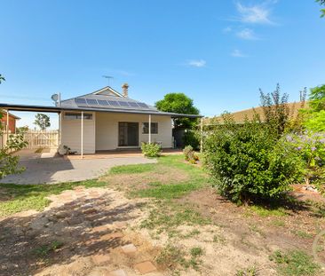 Three Bedroom Spacious Home - Photo 1