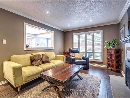For Lease - 40 Barr Crescent Unit# Upper, Brampton, Ontario - Photo 1