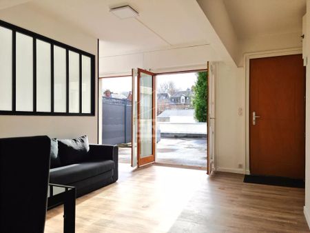 F1 bis meublé avec terrasse au calme - Photo 2