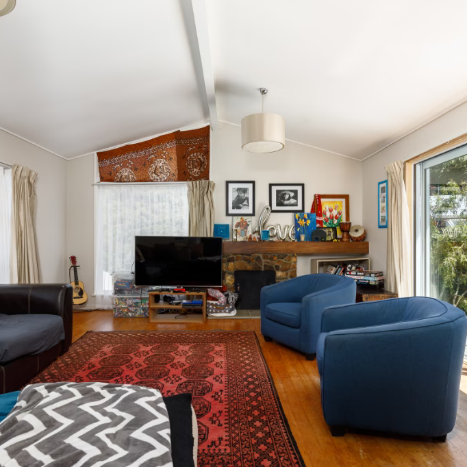 Well-Presented and Private Family Home! - Photo 1