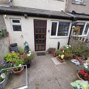 3 bedroom terraced house to rent - Photo 2