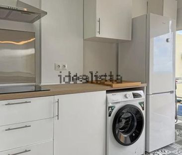 Alquiler de piso en Calle Perdices - Photo 3