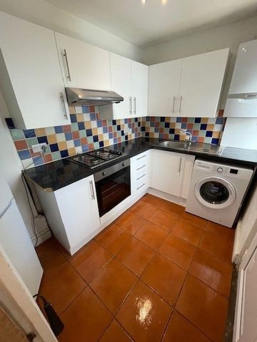 5 Bed Terraced House, Caledonian Road, BN2 - Photo 4