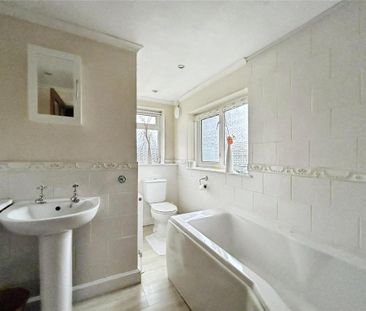 2 bedroom end of terrace house to rent - Photo 5