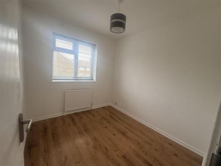 3 bedroom terraced house to rent - Photo 3