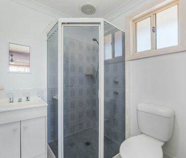 2/8 Owen Stanley Rd, Glenfield NSW - Photo 4