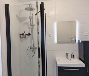 Appartement de Type 2 Meublé 50m² Climatisé avec Véranda FLASSANS S... - Photo 1