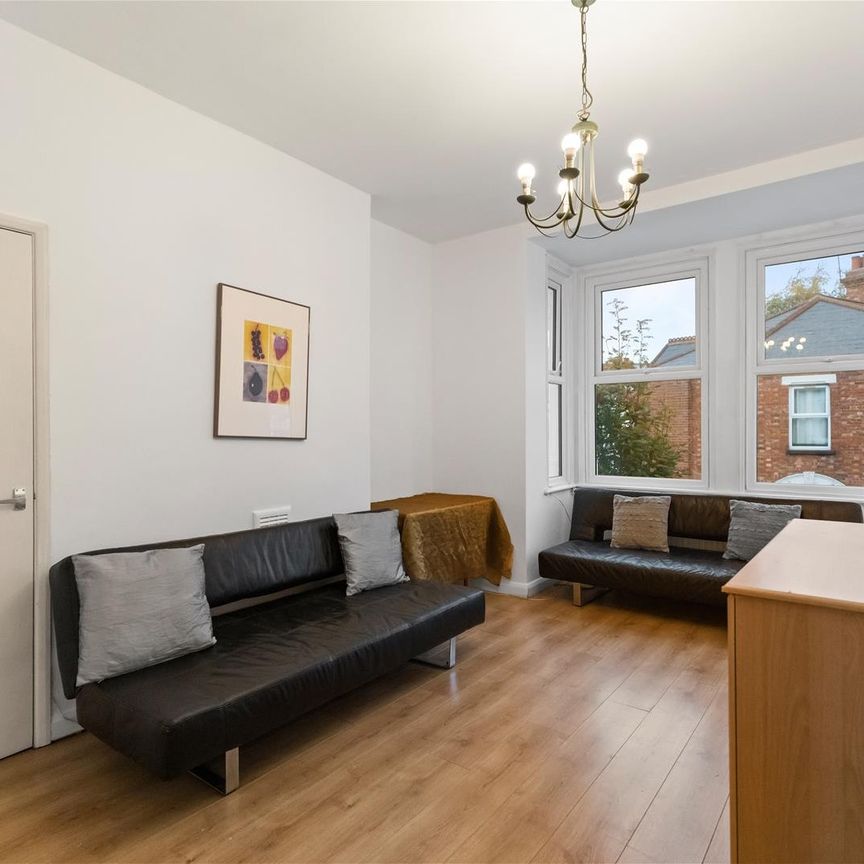 Rockhall Road, Cricklewood, London - Photo 1