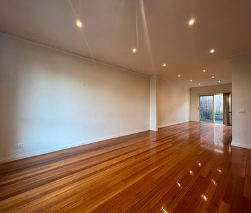 Updated 3BR Townhouse With Its Own Street Frontage, Access via Bond St - Photo 2