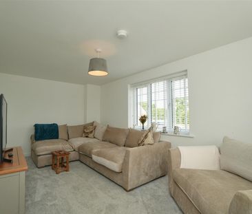 3 bedroom House To Let Total Size: 948 SQ FT - Photo 2