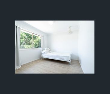 A luxury New Renovated Modern Three-Bedroom Townhouse . - Photo 4