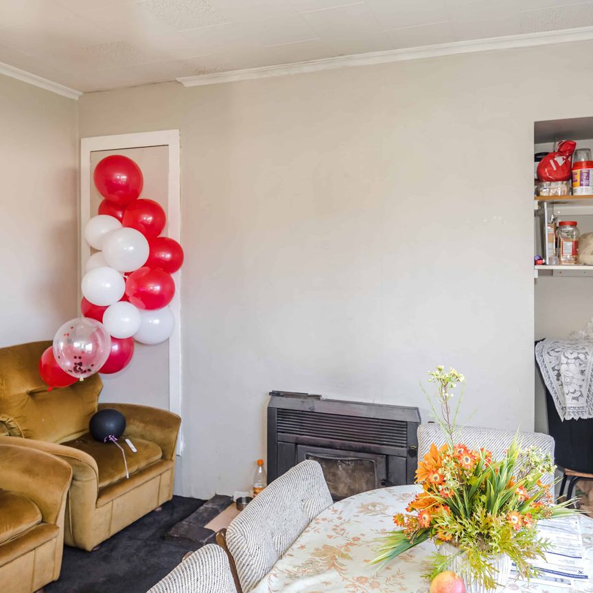 CHARACTER FAMILY HOME - Photo 1