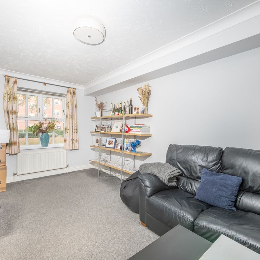 5 Bed Terraced House, Macmillan Way, SW17 - Photo 1