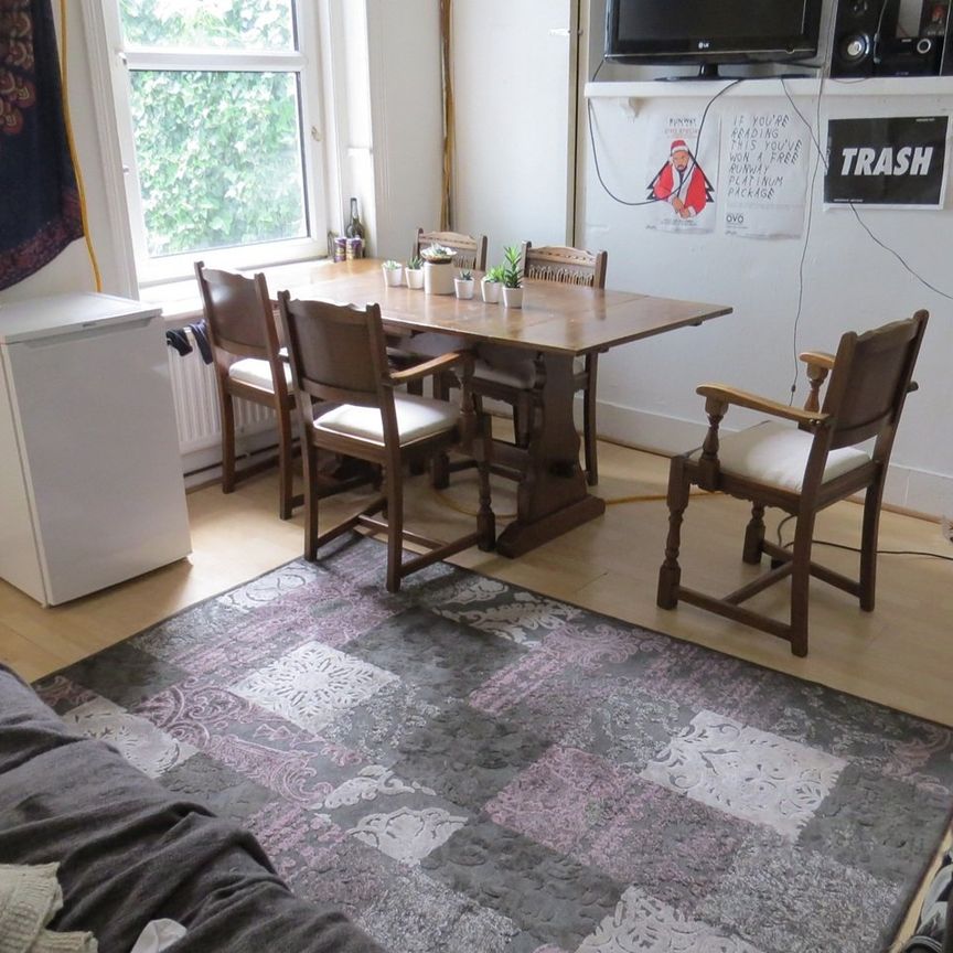 6 Bed Terraced House, Gladstone Place, BN2 - Photo 1