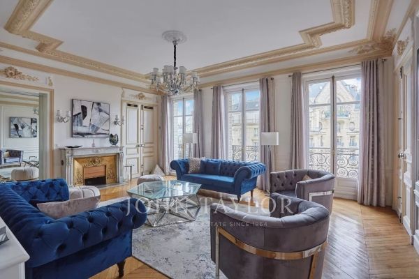 Appartement à louer à Paris 8Ème - Photo 1