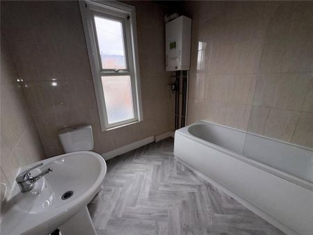 2 bedroom terraced house to rent - Photo 4